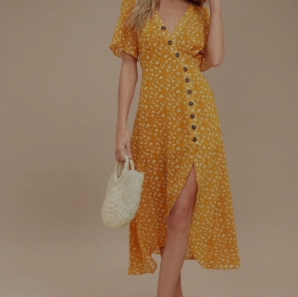 Lulus Dresses & Skirts - Lulu's Spring Flutter Sleeve Surplice Floral Midi Dress XS After Bloom Delight
